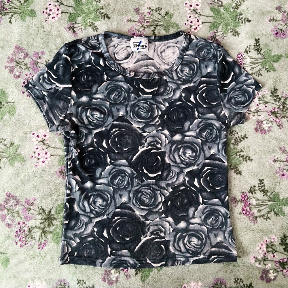 Vintage 90s Y2K Beware Gray Rose Floral Printed Top
